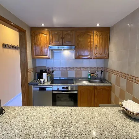 App 308 - Wundervoller Meerblick, Sehr Zentrale Lage, Angenehm Ruhig Apartment Tias
